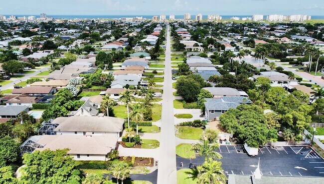 754 107th Ave N in Naples, FL - Building Photo - Building Photo