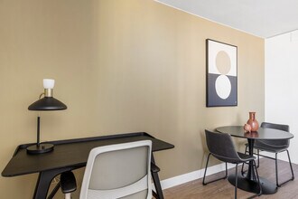 2625 N Clark St in Chicago, IL - Building Photo - Building Photo