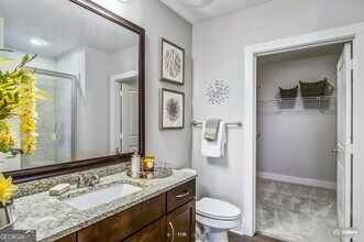 1925 Monroe Dr NE, Unit 1313 in Atlanta, GA - Building Photo - Building Photo