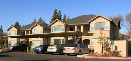 Hartford Square Apartments in Chico, CA - Foto de edificio - Building Photo