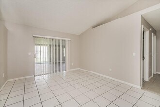 619 Regency Way in Kissimmee, FL - Foto de edificio - Building Photo
