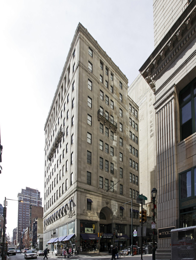 1300 Chestnut Street in Philadelphia, PA - Building Photo - Building Photo