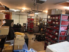 236 E Main St, Unit Garage in Westminster, MD - Building Photo - Building Photo