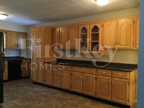 8634 Lighthorse Dr in Indianapolis, IN - Building Photo - Building Photo