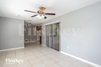 8570 NW 3rd St in Pembroke Pines, FL - Foto de edificio - Building Photo