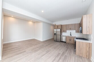 1907 S Racine Ave, Unit # 02F in Chicago, IL - Building Photo - Building Photo