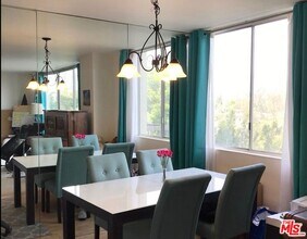 10747 Wilshire Blvd in Los Angeles, CA - Building Photo - Building Photo