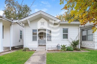 2218 S Shelby St in Louisville, KY - Building Photo