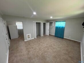 2705 Whitesburg Dr in Huntsville, AL - Building Photo - Building Photo