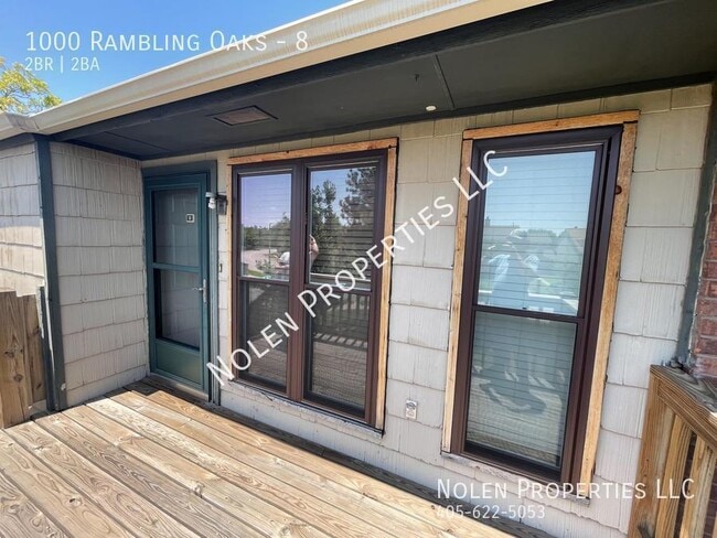 1000 Rambling Oaks Dr in Norman, OK - Building Photo - Building Photo