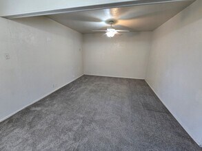 1185 Tyler Way in Sparks, NV - Building Photo - Building Photo