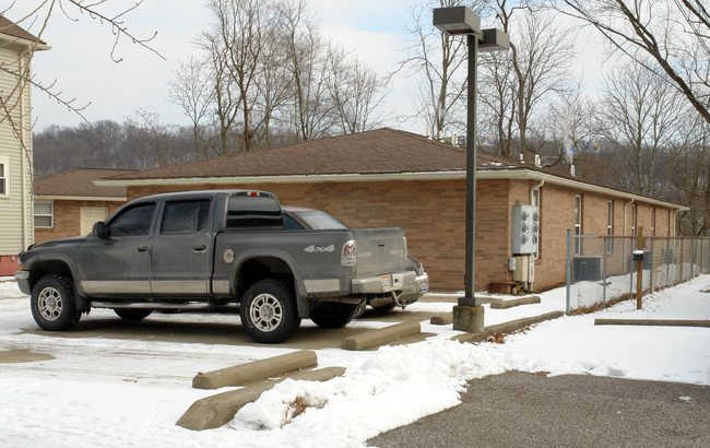 316 Ingleside Ave in Marietta, OH - Building Photo - Building Photo