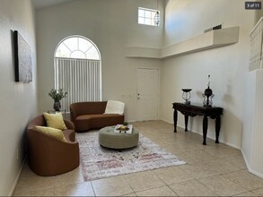 8129 Riviera Beach Dr in Las Vegas, NV - Building Photo - Building Photo