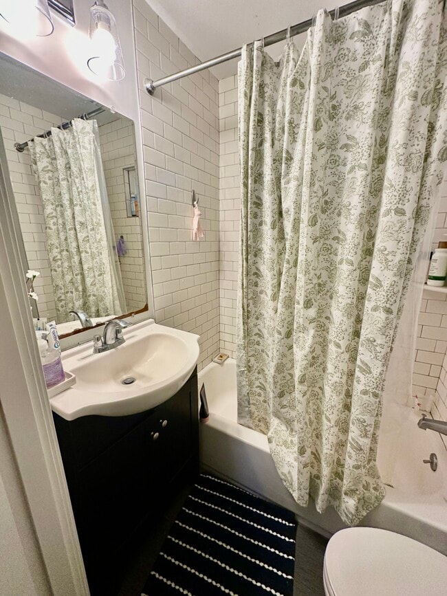 27 Marney St in Cambridge, MA - Foto de edificio - Building Photo