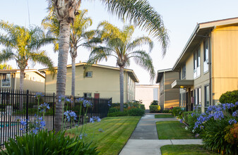 Ahwanee Apartments in Sunnyvale, CA - Foto de edificio - Building Photo