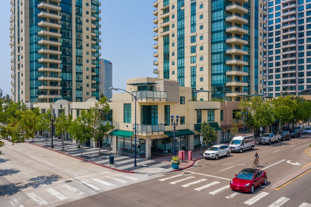 Horizons in San Diego, CA - Building Photo