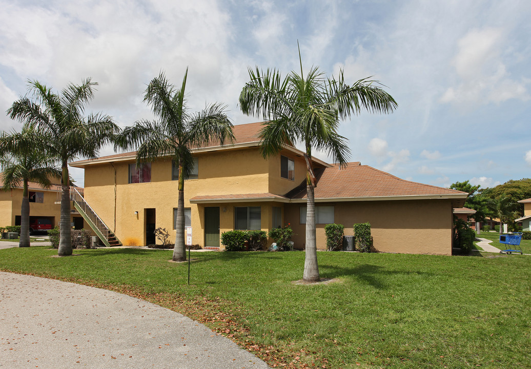 Lucaya Delray Condominiums in Delray Beach, FL - Foto de edificio