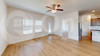 617 Summit Pass Ln in Princeton, TX - Building Photo - Building Photo