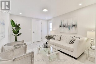 93 McMillan Dr in Oshawa, ON - Building Photo