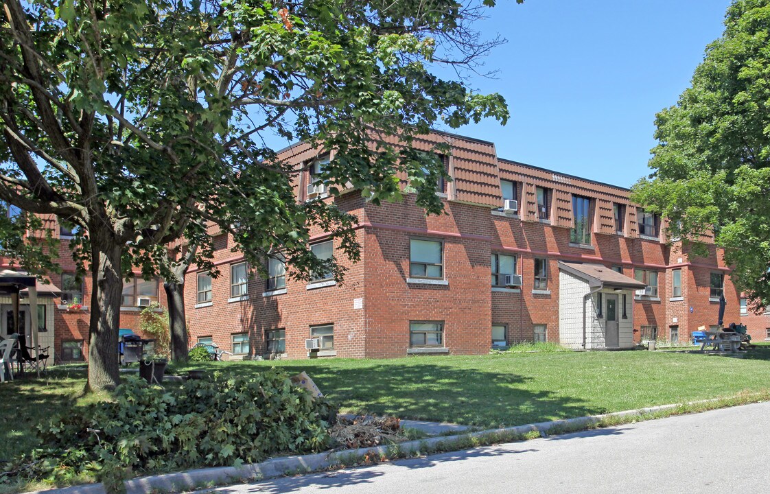 2-6 Pell St in Toronto, ON - Building Photo