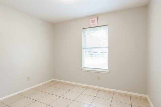 property at 206 N Forest Dr