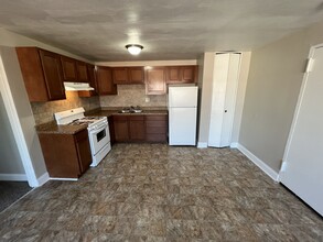 Pineview Apartments in Niagara Falls, NY - Building Photo - Building Photo