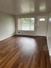 161 NW Viola St in Sheridan, OR - Building Photo - Building Photo