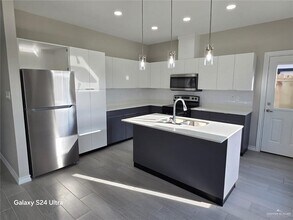 12 S Xanthia St in Alton, TX - Building Photo - Building Photo