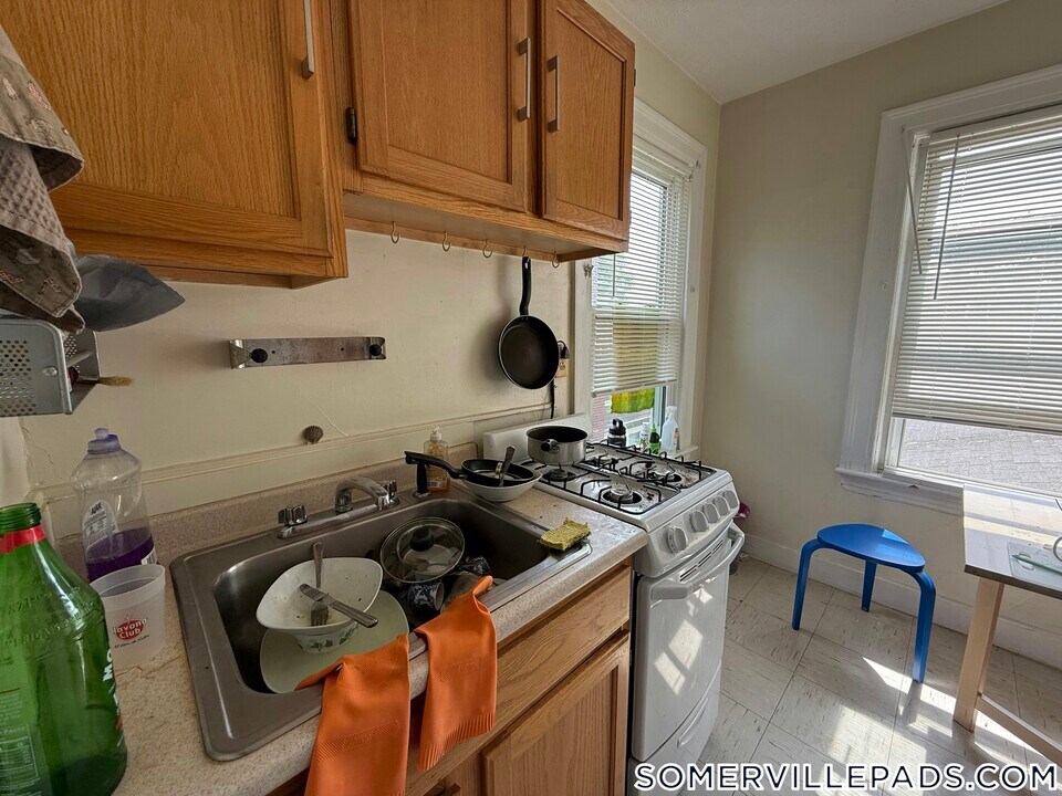44 Central St in Somerville, MA - Building Photo