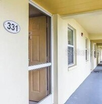 433 Cerromar Ln, Unit 331 in Venice, FL - Building Photo