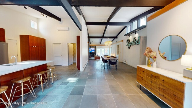 16 Spring Rd in Hudson, NY - Building Photo - Building Photo