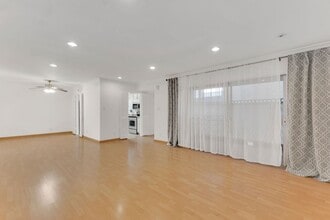 4950 Louise Ave in Los Angeles, CA - Building Photo - Building Photo