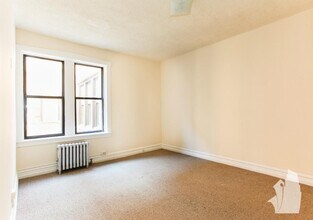 1550 N Kedzie Ave in Chicago, IL - Building Photo - Building Photo