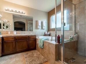 10825 Coronado Pointe Dr in Bakersfield, CA - Building Photo - Building Photo