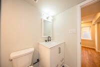 2402 W Jefferson St photo'