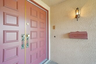 1500 Country Club Dr in Riverside, CA - Foto de edificio - Building Photo