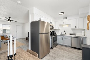 Fringe Courtyards Apartments