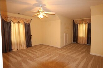 1594 Hampton Hollow Trail in Lawrenceville, GA - Building Photo - Building Photo