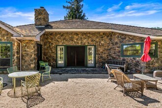 6578 Oak Leaf Ct in Yountville, CA - Building Photo - Building Photo