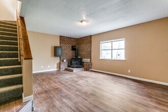 2318 Dennis St in Irving, TX - Building Photo - Building Photo