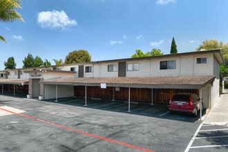 Casa Corona in Chula Vista, CA - Foto de edificio - Primary Photo