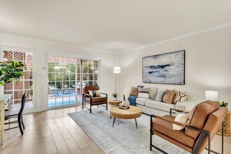 2600 Torrey Pines Rd, Unit B17 in La Jolla, CA - Building Photo - Building Photo