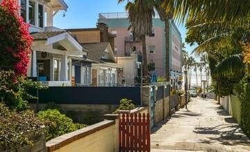 30 Dudley Ave in Venice, CA - Foto de edificio - Building Photo