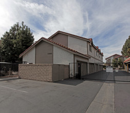 West Lane Apartments in Santa Ana, CA - Building Photo - Building Photo