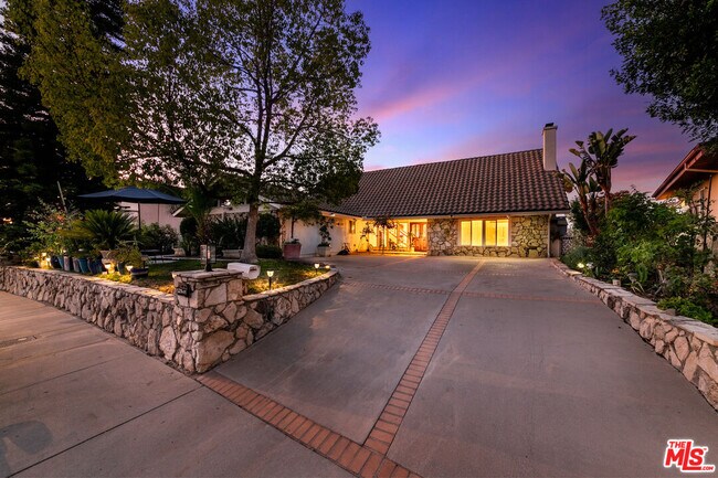 property at 22941 De Kalb Dr
