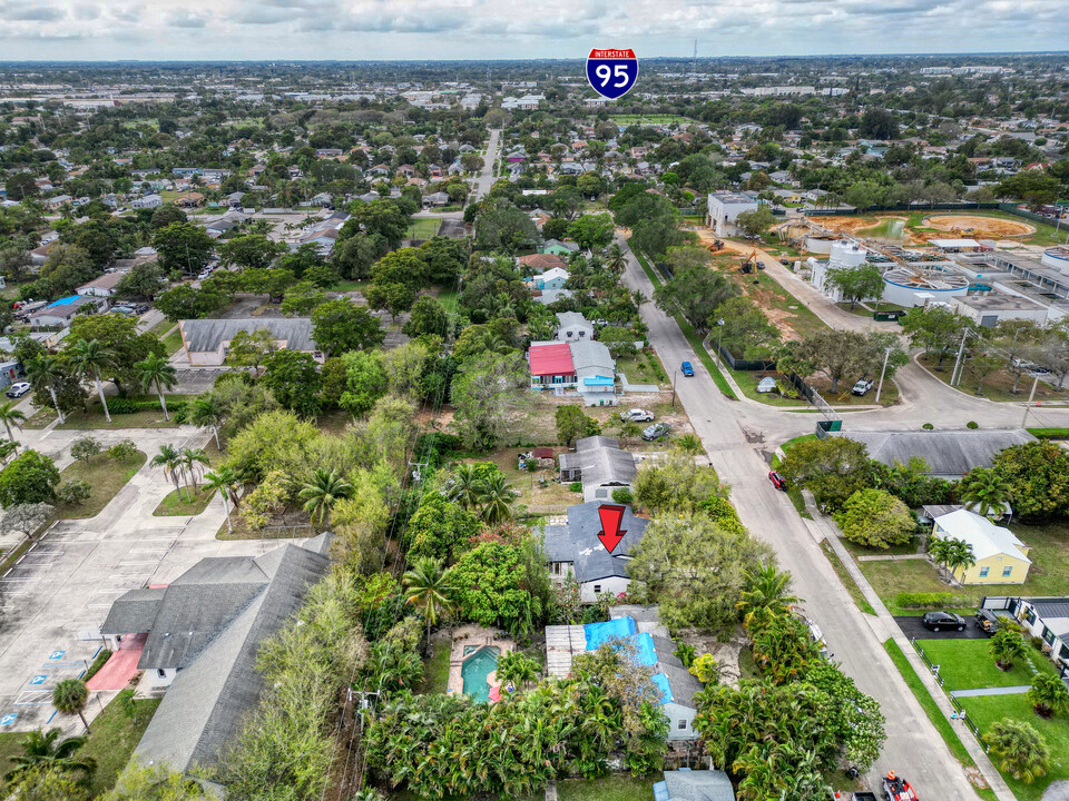 118 SW 7th St in Delray Beach, FL - Building Photo