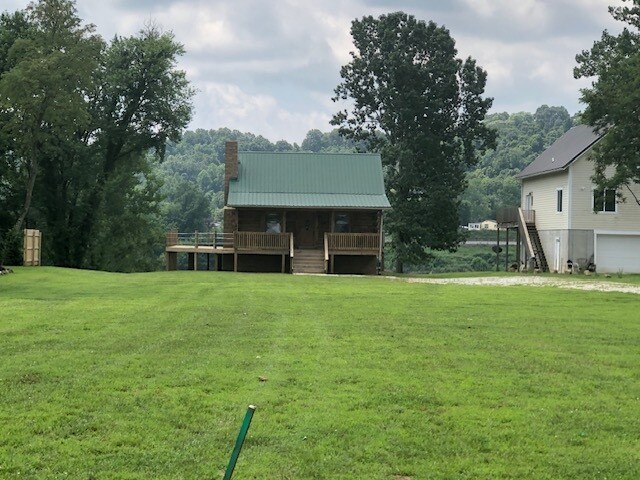1063 Marina St in Syracuse, OH - Foto de edificio