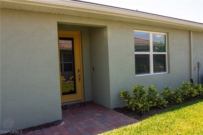 1241 Enbrook Lp in Naples, FL - Building Photo - Building Photo