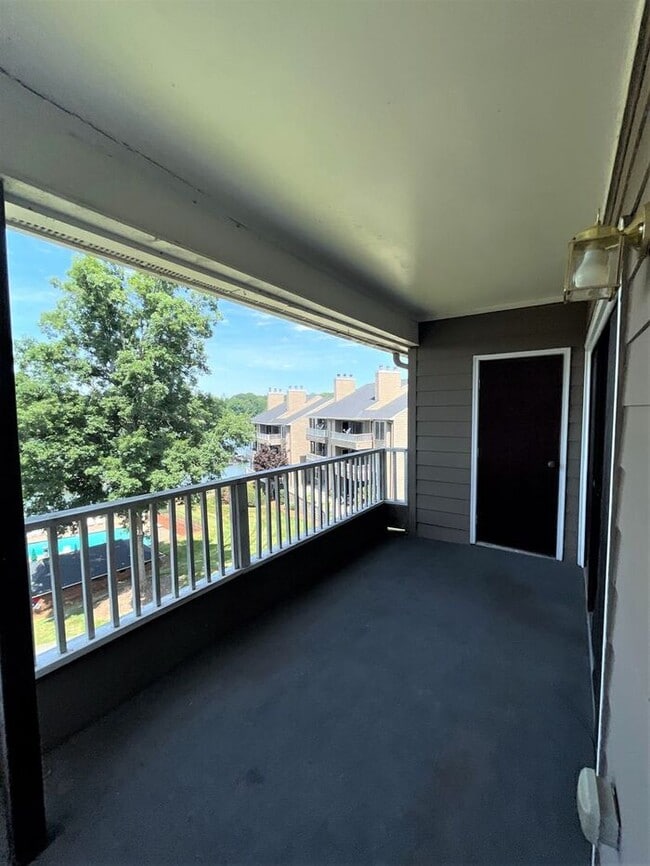 9801 Emerald Point Dr in Charlotte, NC - Building Photo - Building Photo