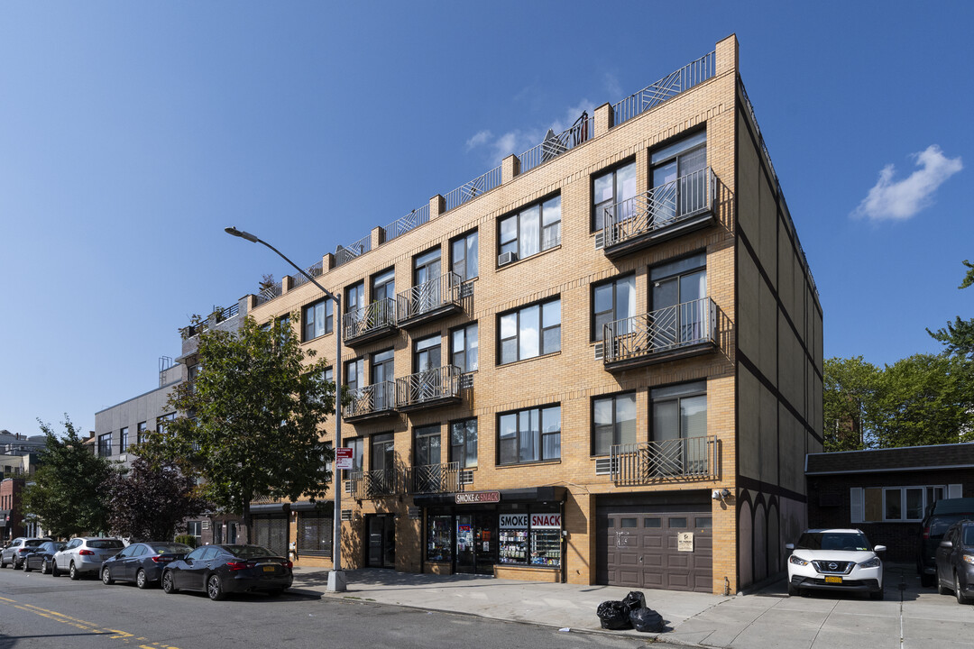 99 Kingsland Ave in Brooklyn, NY - Building Photo